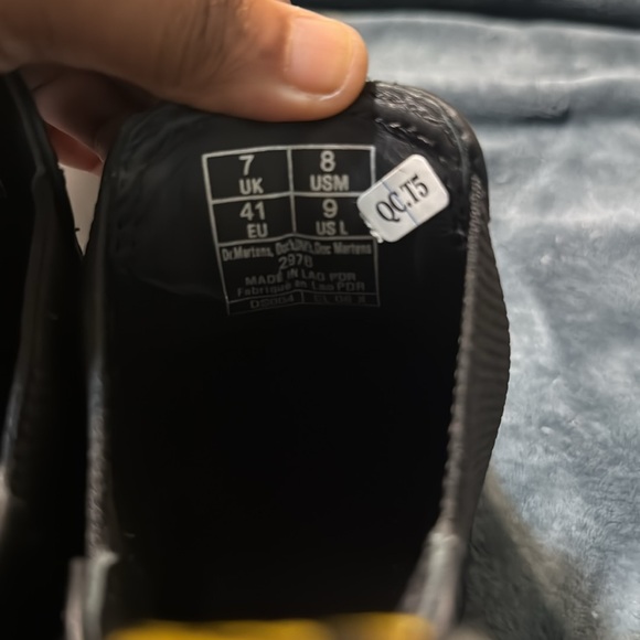 Dr Martens 2976 Chelsea Boot Women’s - Picture 6 of 6